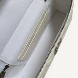 Bolsa Chanel Vanity Case em Couro Matelassê Branca com Ferragens Prateadas