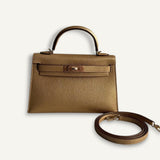 Bolsa  Hermès Mini Kelly Chevre Dore com Ferragens Permabrass