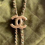 Bolsa Chanel 25 Medium Suede Verde com Ferragens Douradas
