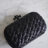 Bolsa Clutch Bottega Veneta Knot Preta