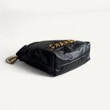 Bolsa Chanel 22 Mini em Couro Calfskin Preta com Ferragens Douradas